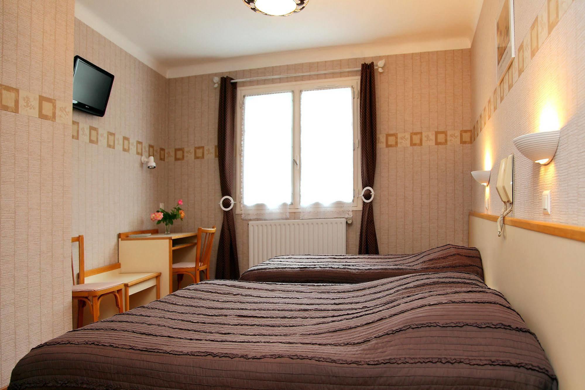 Hotel Restaurant Des Deux Vallees Entraygues-sur-Truyère Zewnętrze zdjęcie
