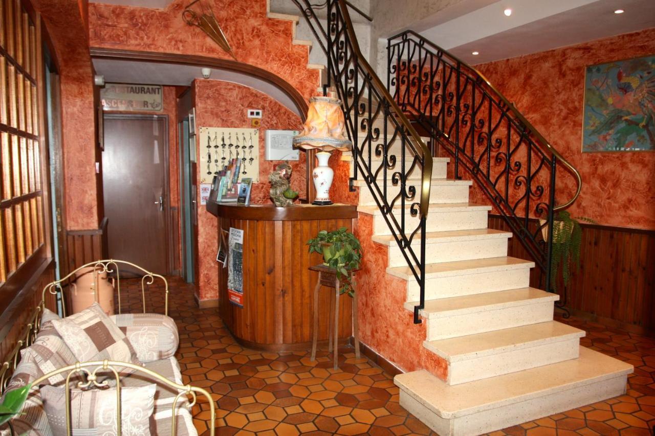 Hotel Restaurant Des Deux Vallees Entraygues-sur-Truyère Zewnętrze zdjęcie